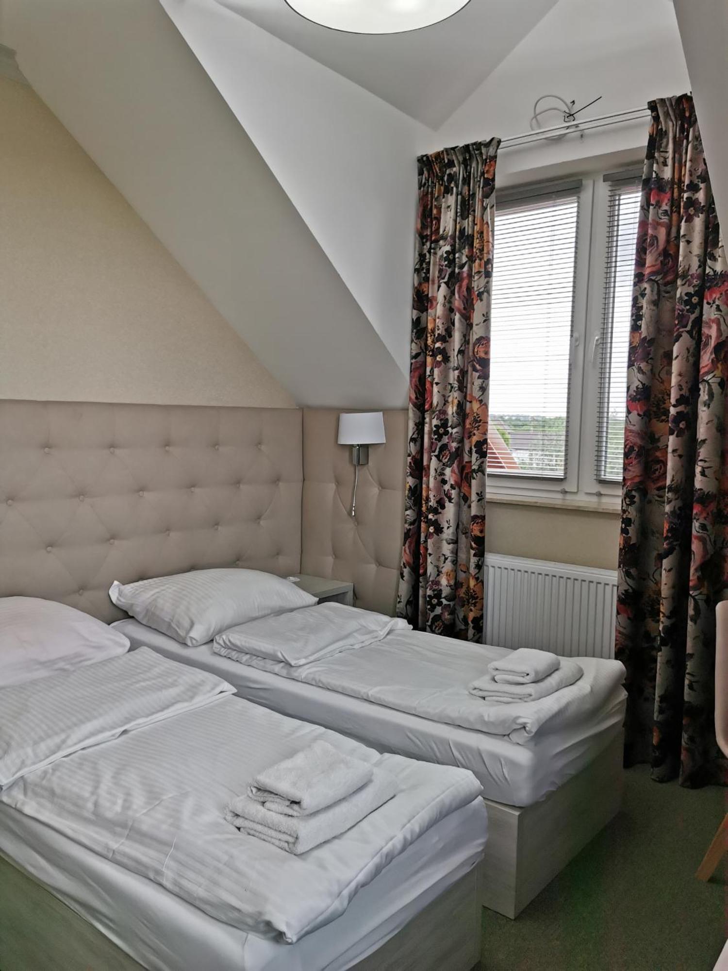 Rezydencja Pod Pieprzowkami Zalesie Gorzyckie Exterior foto