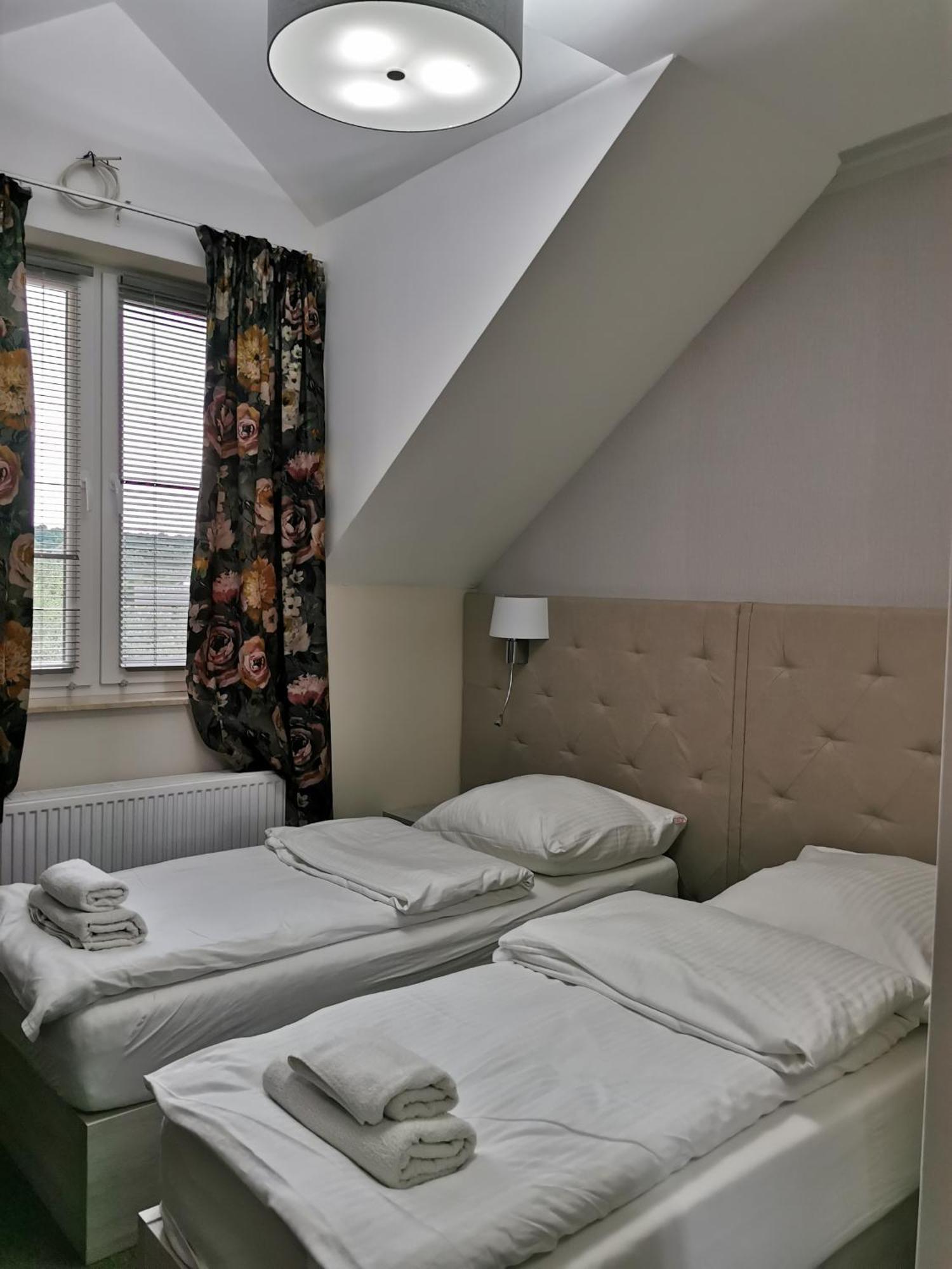 Rezydencja Pod Pieprzowkami Zalesie Gorzyckie Exterior foto